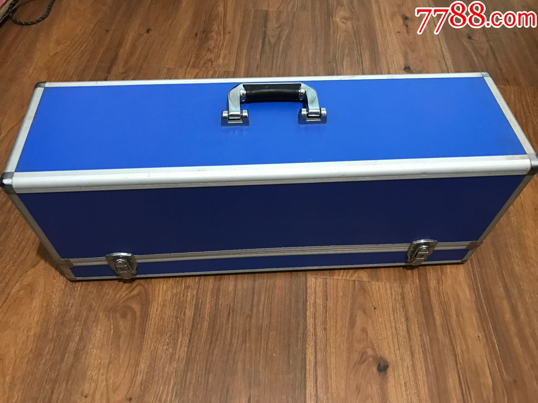 铝合金边框的乐器箱子【完好无损】
