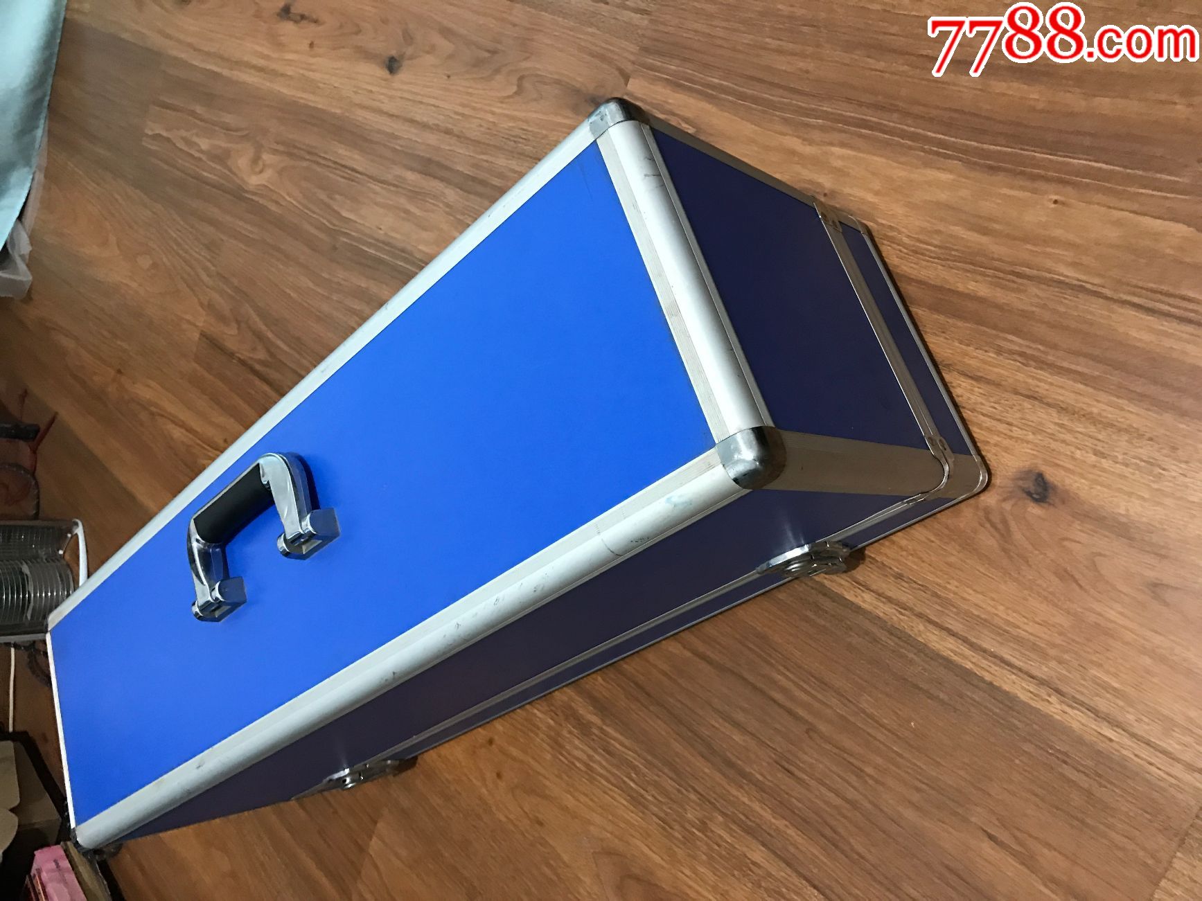 铝合金边框的乐器箱子【完好无损】