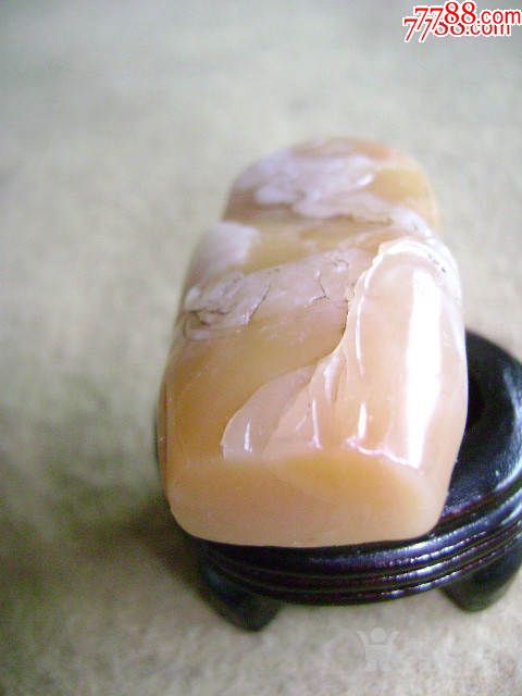 正宗寿山石,带白冰的田黄石极品摆件