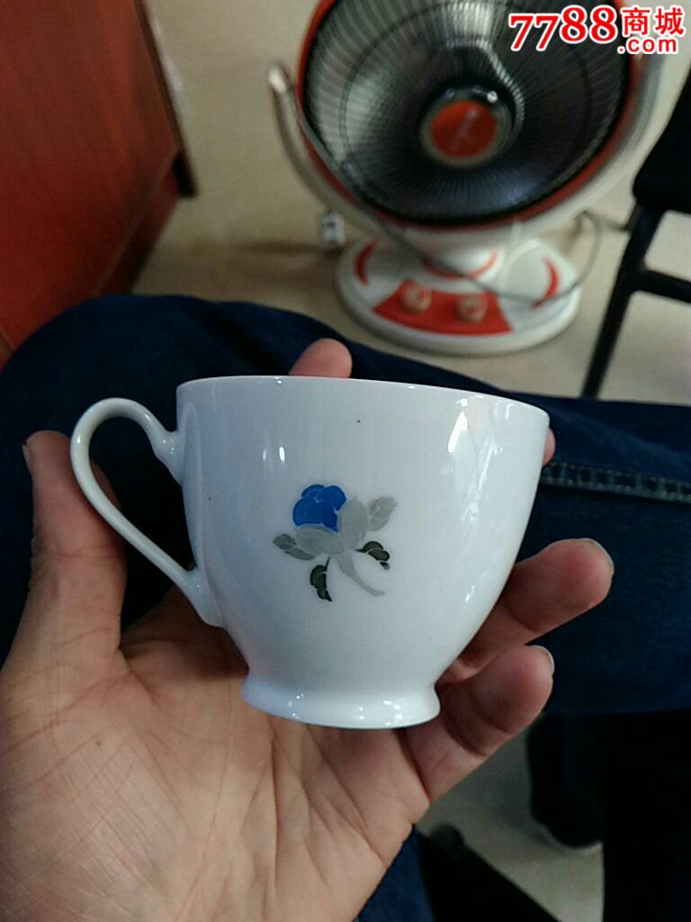 醴陵星火70年代中国制造款手绘茶杯一对