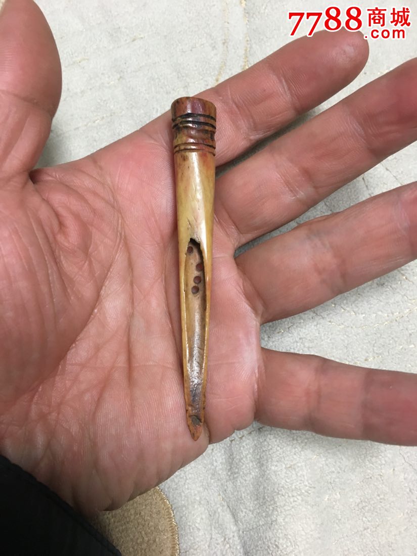 工艺不错的老骨雕件