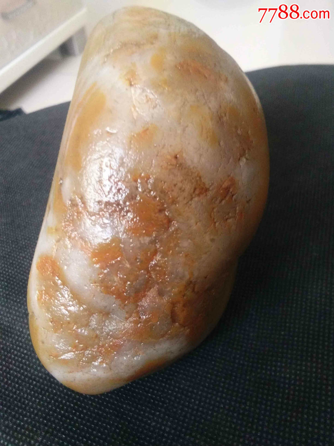 和田玉带皮白玉籽料原石