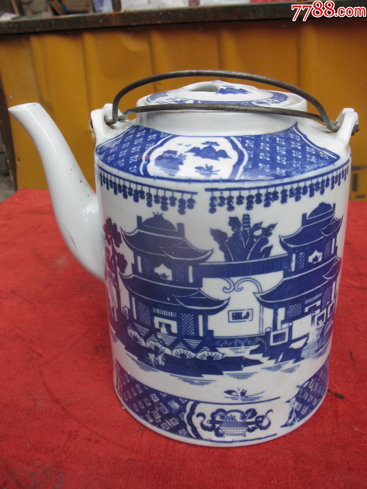 70年代茶馆用的大号景德镇青花-山水亭台楼阁提梁壶.茶壶.高23*17.5cm