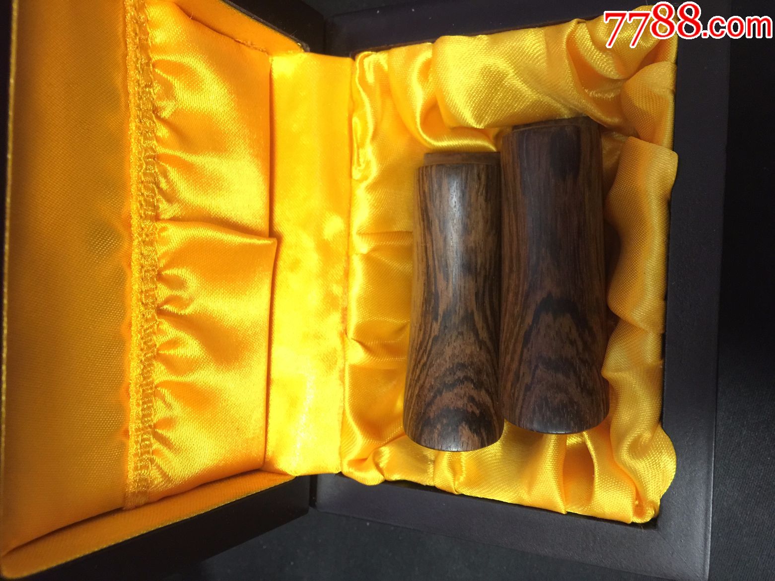 海南黄花梨手把件一对海黄棺材一对