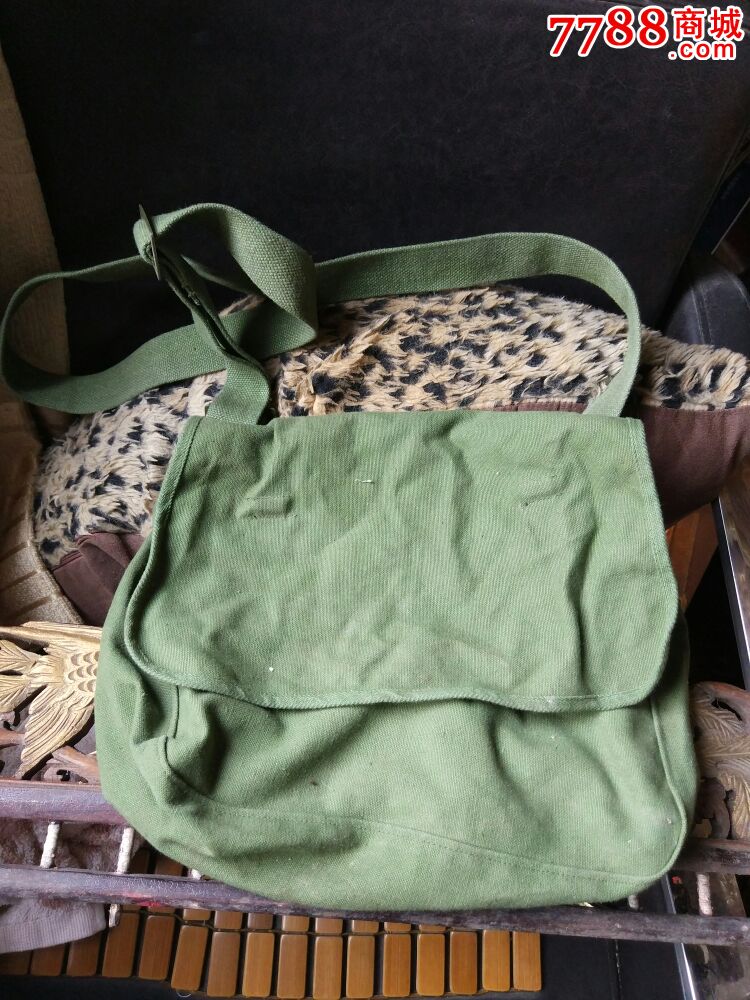 军绿包