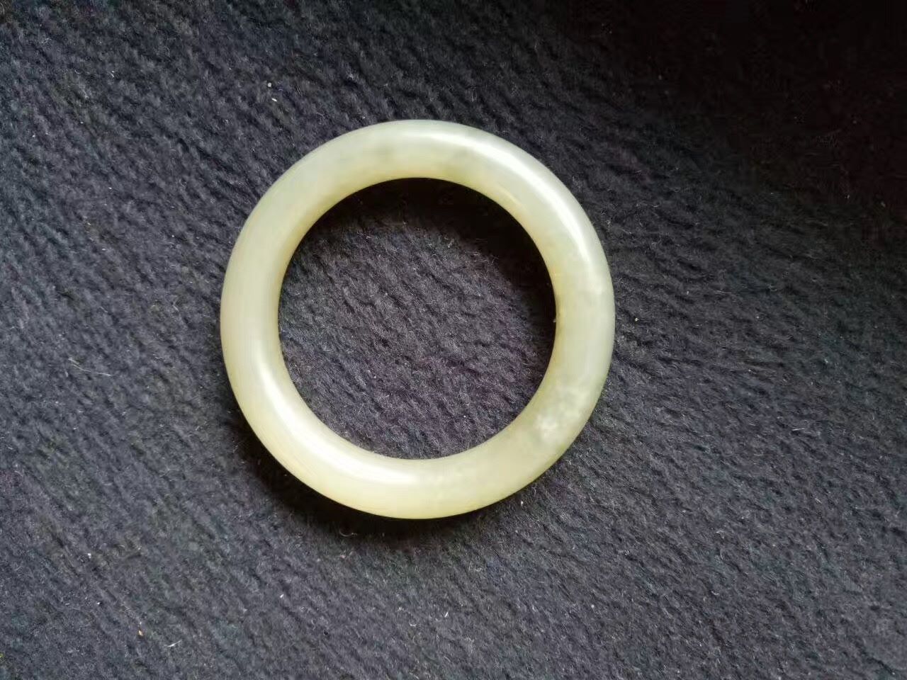 老和田玉袈裟环一个