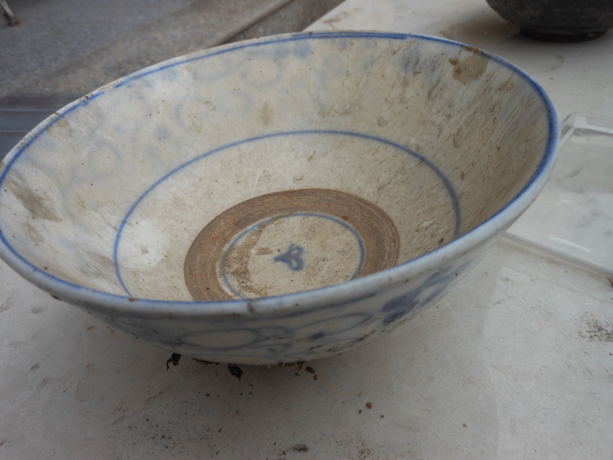 瓷器类老的青花碗口直径17厘米高8厘米底直径7厘米