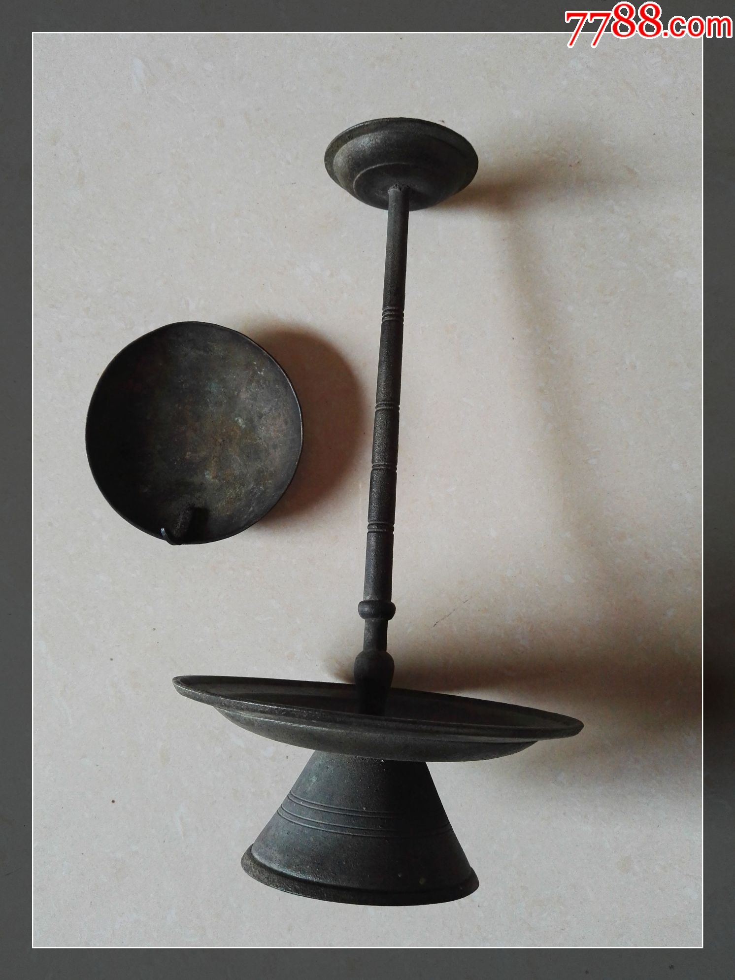 709清二托铜油灯灯盏