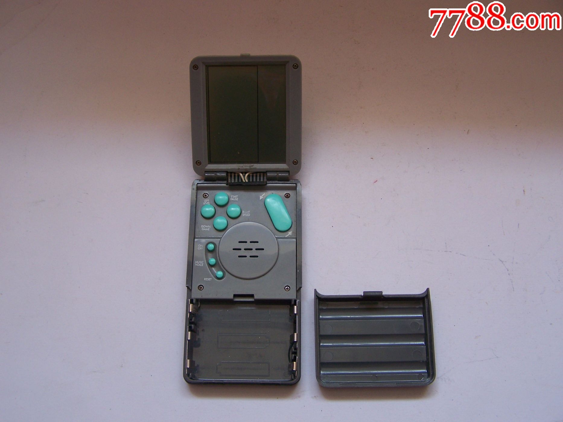 素面,老式翻盖游戏机,点图可放大