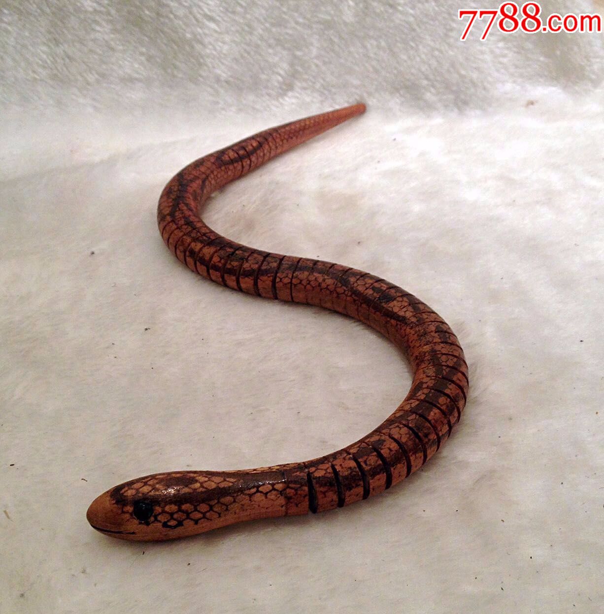 早期的竹木仿真玩具蛇