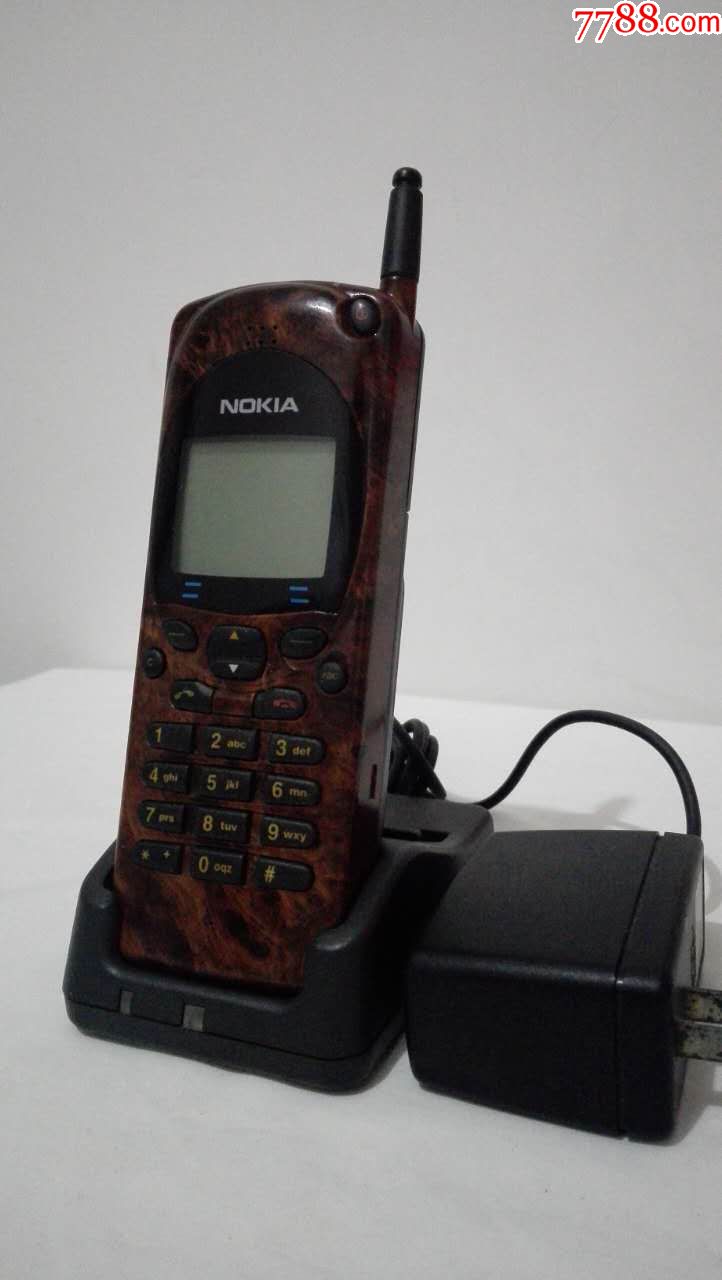 诺基亚大哥大2110一套,桃木色高端定制机,土豪机.