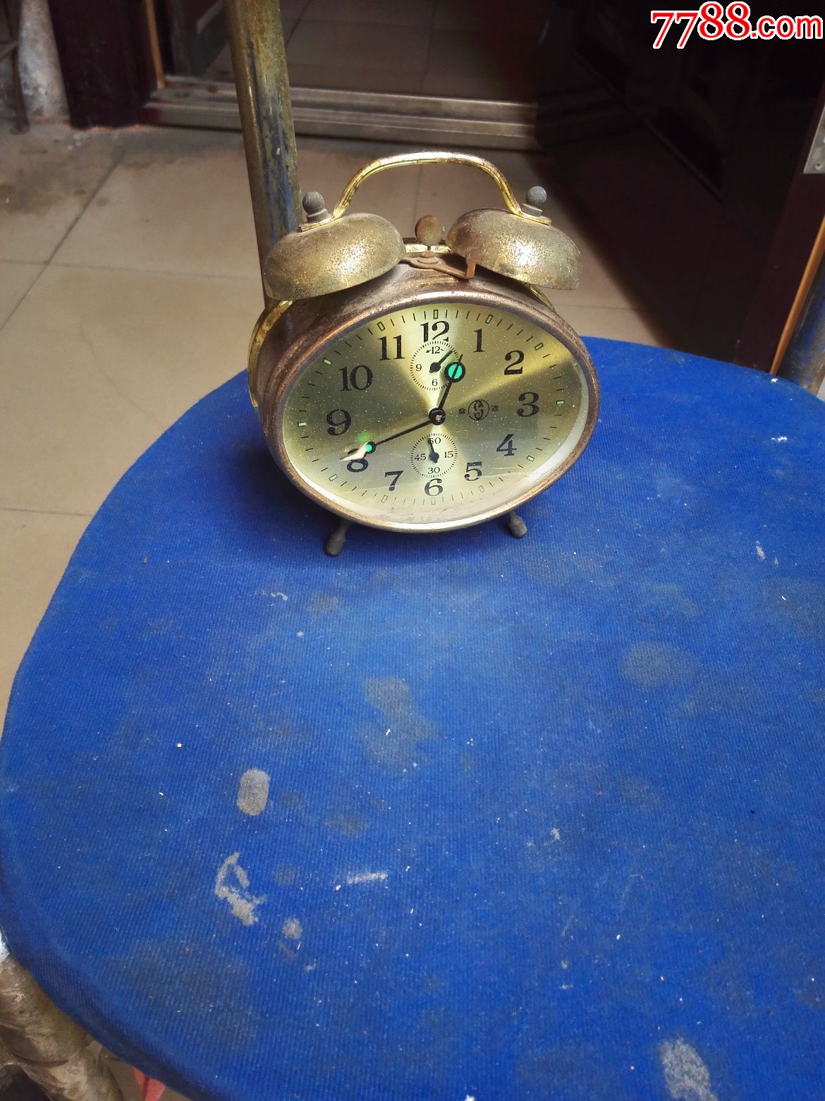 "合飞"牌四针闹钟