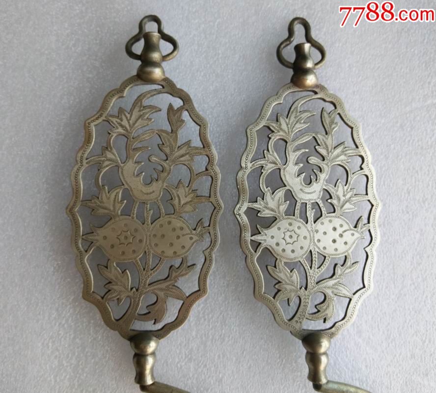 《结缘阁》-民国时期-白铜精工双面工三多纹(多子多福多寿)白铜帐钩