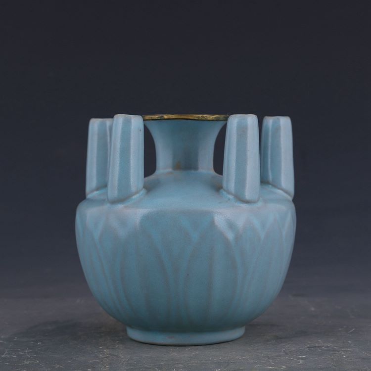 宋汝窑天蓝釉包铜口五管瓶