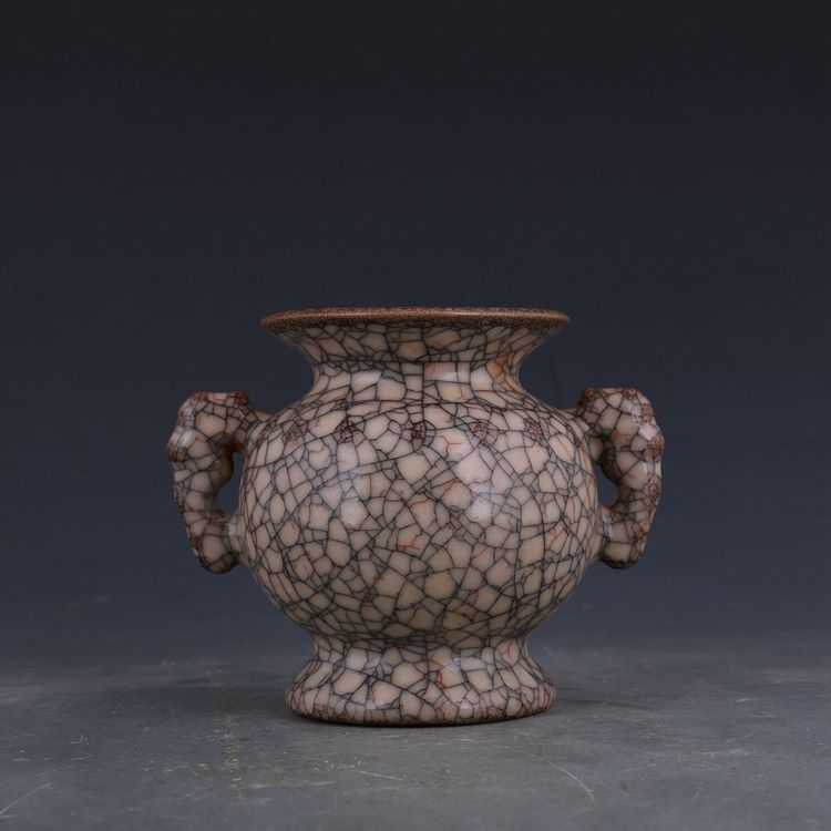 宋哥窑政和元年清凉寺御制象耳罐