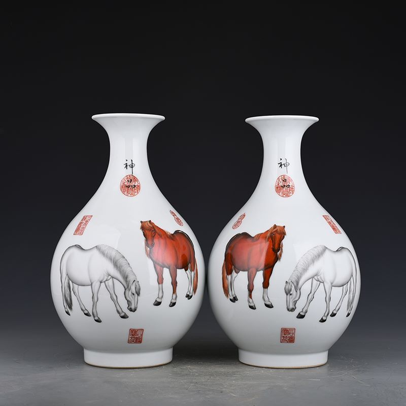 清乾隆唐英督造郎世宁绘骏马图玉壶春瓶