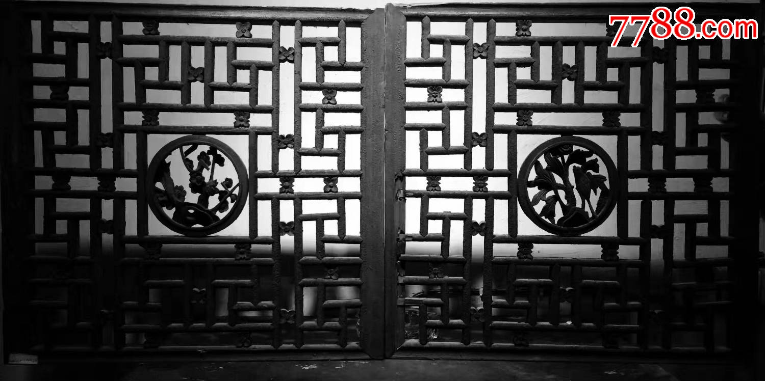 清代木雕花鸟小梅花圆肚方窗