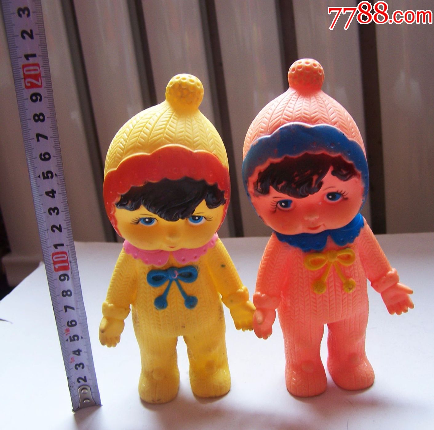 老款,可爱的胶皮娃娃一对,点图可放大