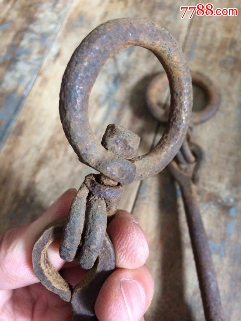 古代侠盗或者武林高手翻墙登高使用的三角钩两个,甩钩手工老铁器兵器-