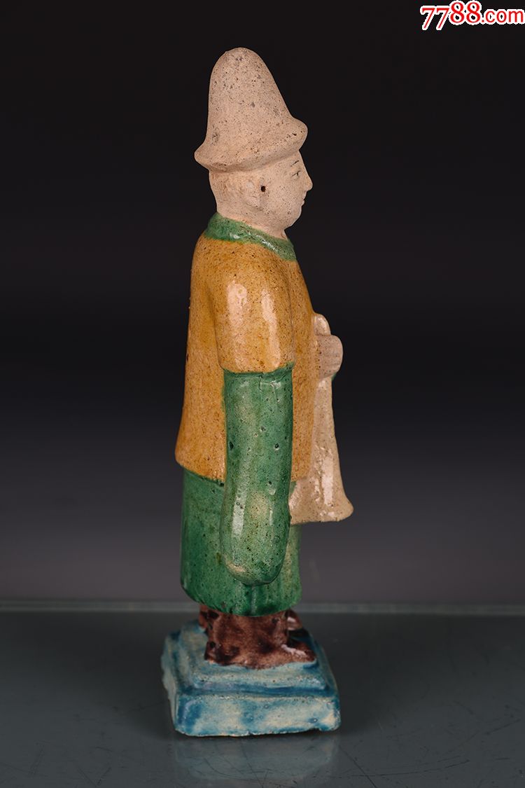 明代素三彩唢呐手佣人黄杉