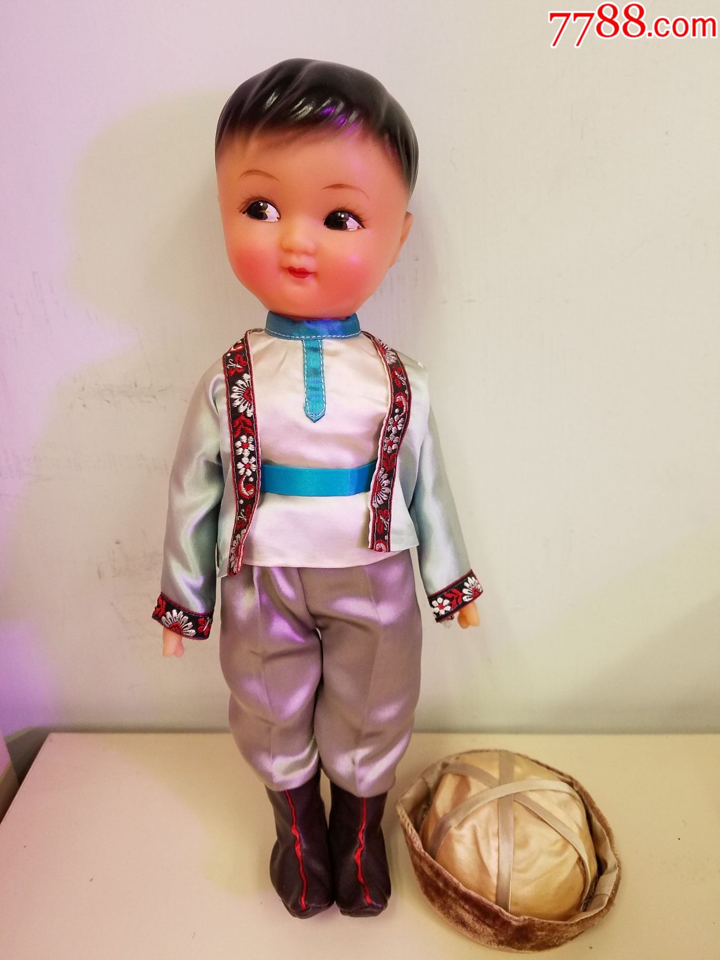 (70年代美品)男国娃,样子,服装帅得没话说