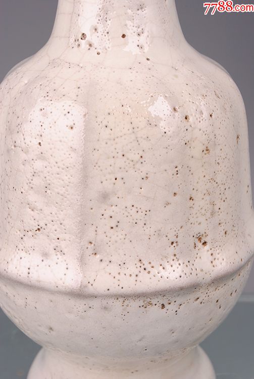 宋代天圣官窑莲花尊水沁气泡明显