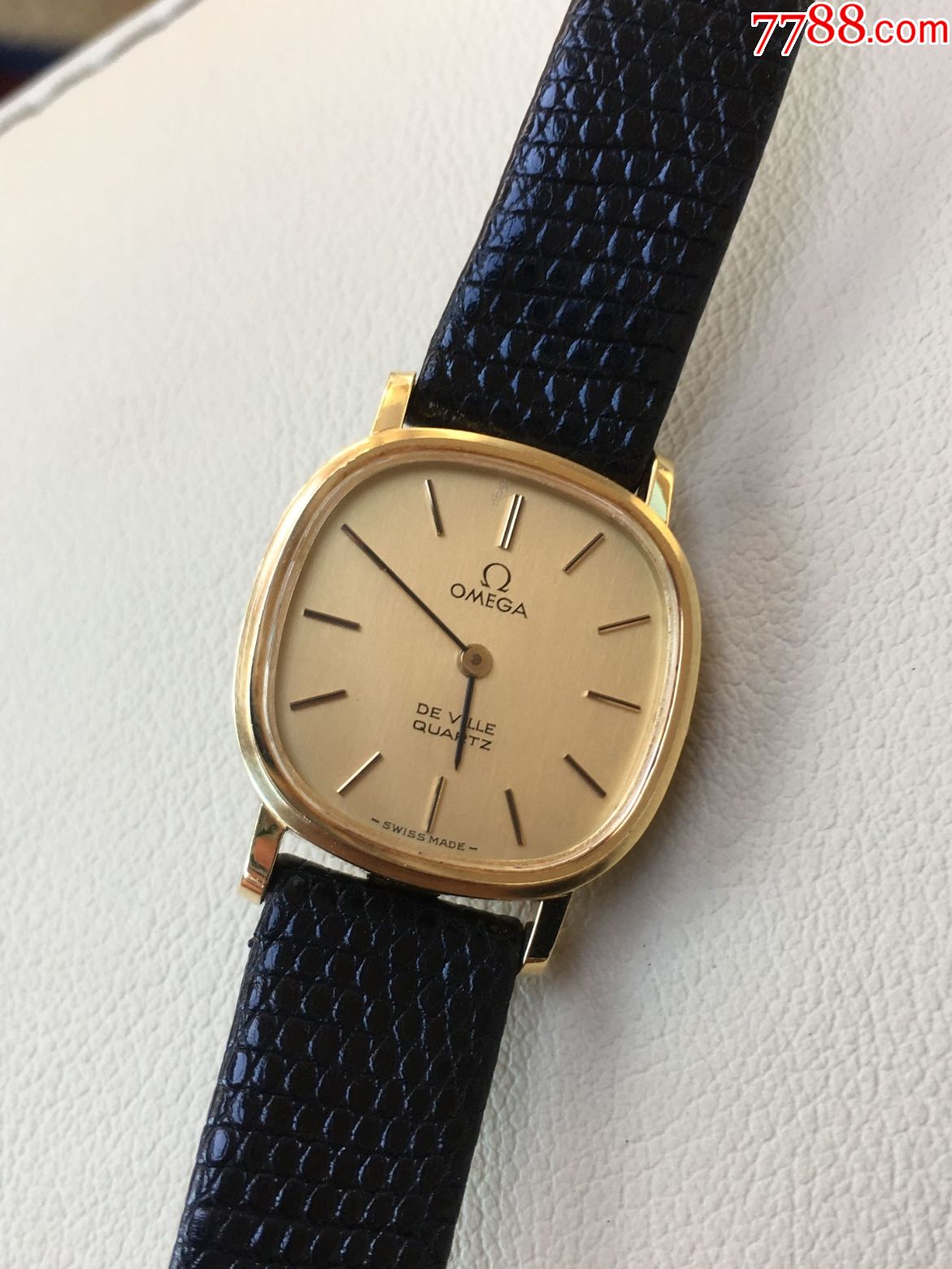 欧米茄蝶飞18k金石英女表