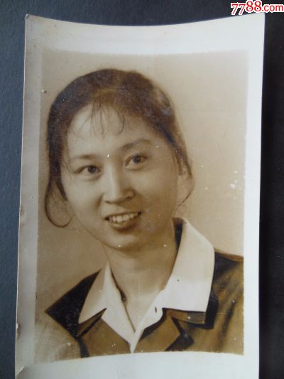 老照片女青年1