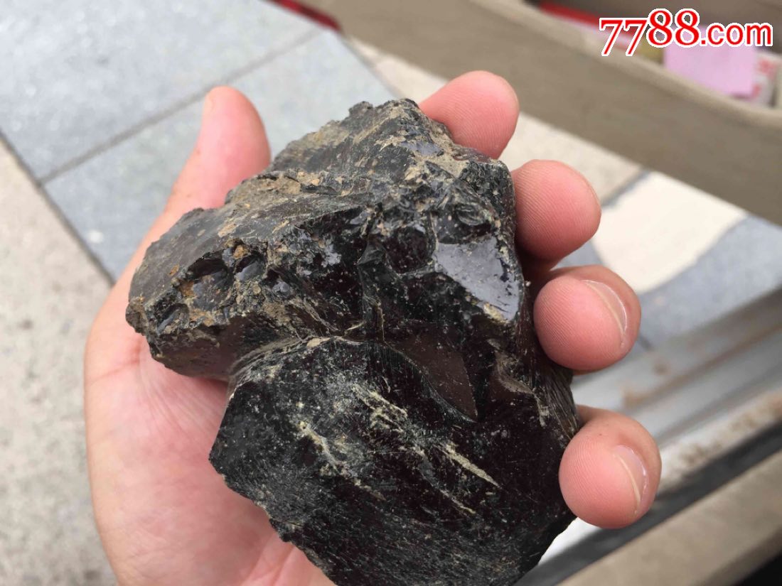 江西出土天外来客玻璃陨石,极为罕见.可制挂件.