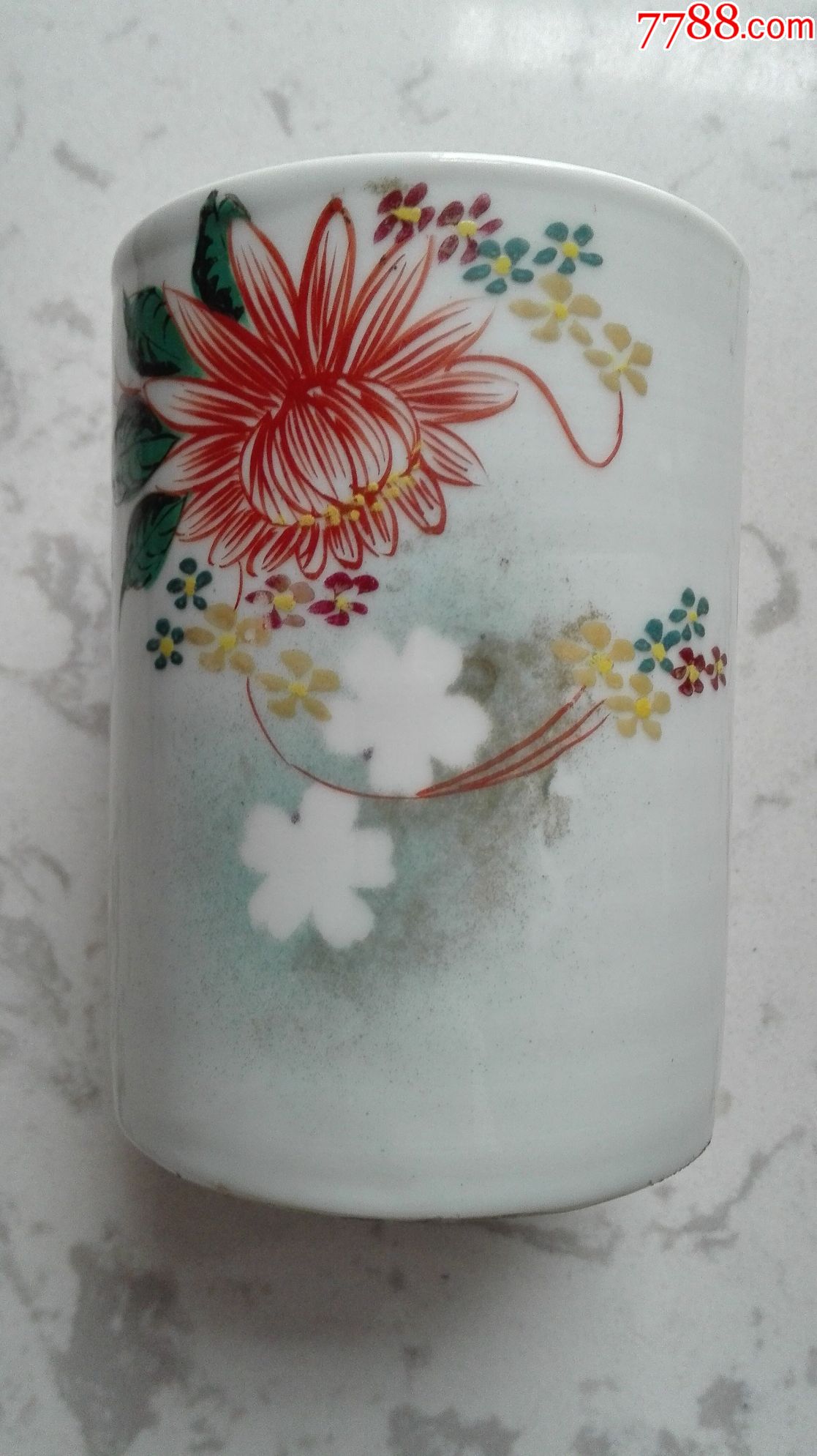 漂亮全品的花卉笔筒有款