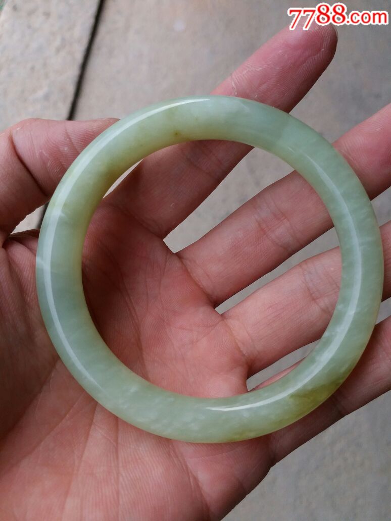 老玉手镯一只