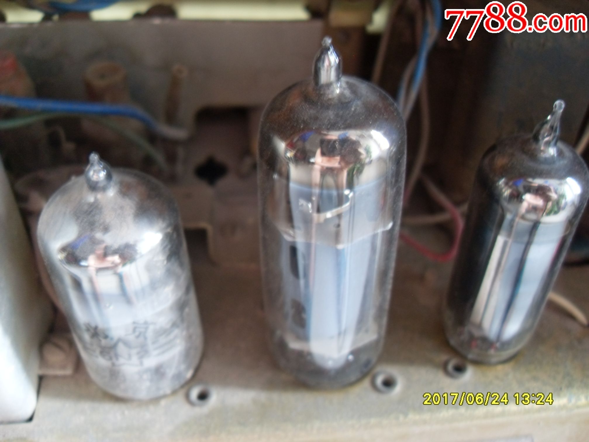 老上海牌,164型电子管收音机,5管,通电就响,灯亮.46*高26cm