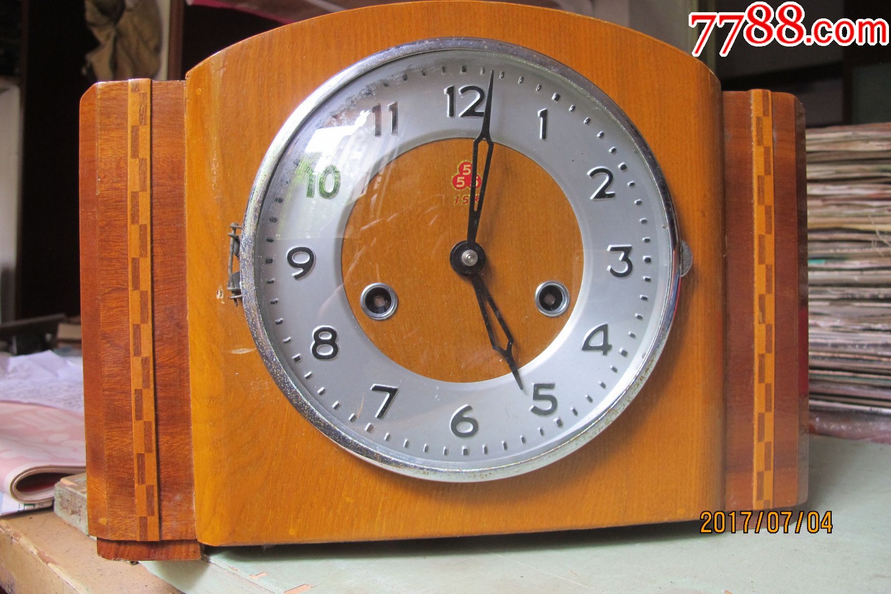 三五木框座钟上海出品正版古玩杂项钟表走闹正常全铜齿轮怀旧收藏