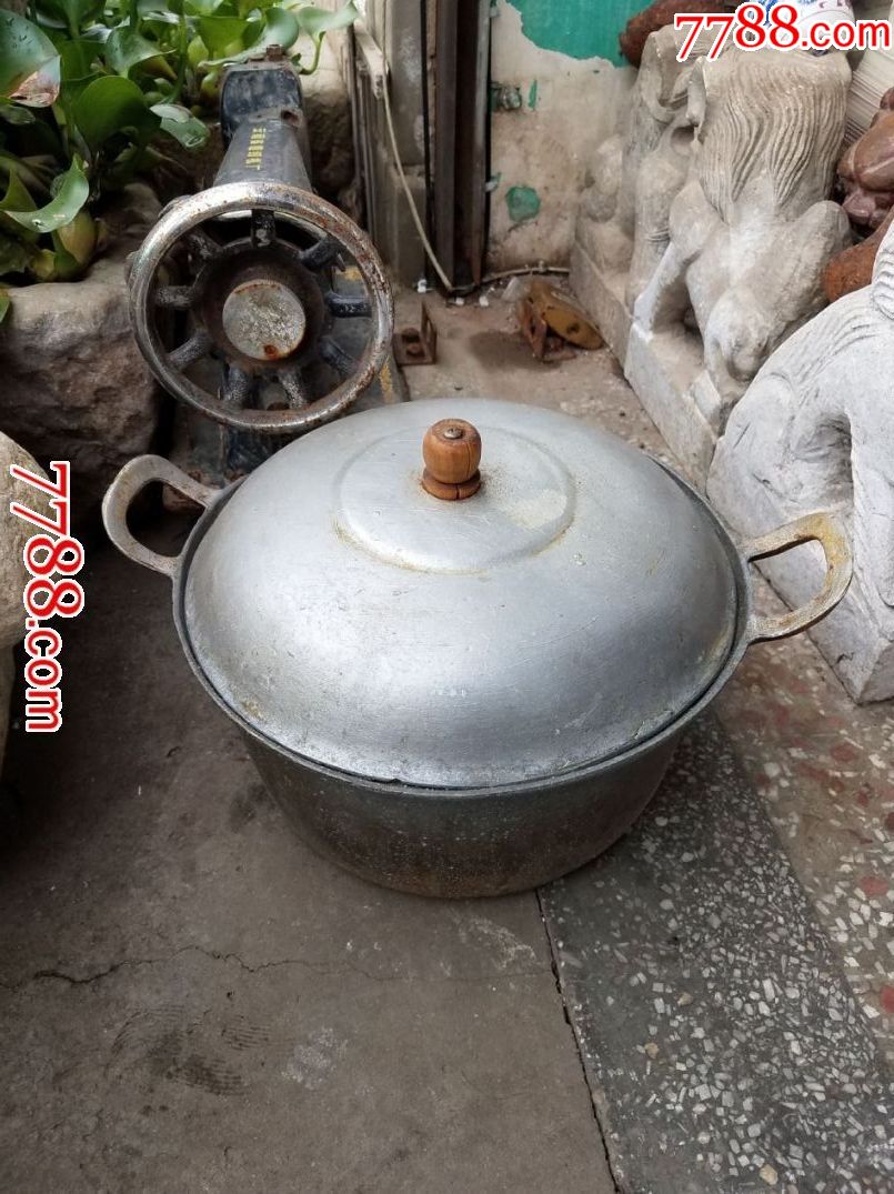 五六十年代厚重铝制大锅还可以用重3斤