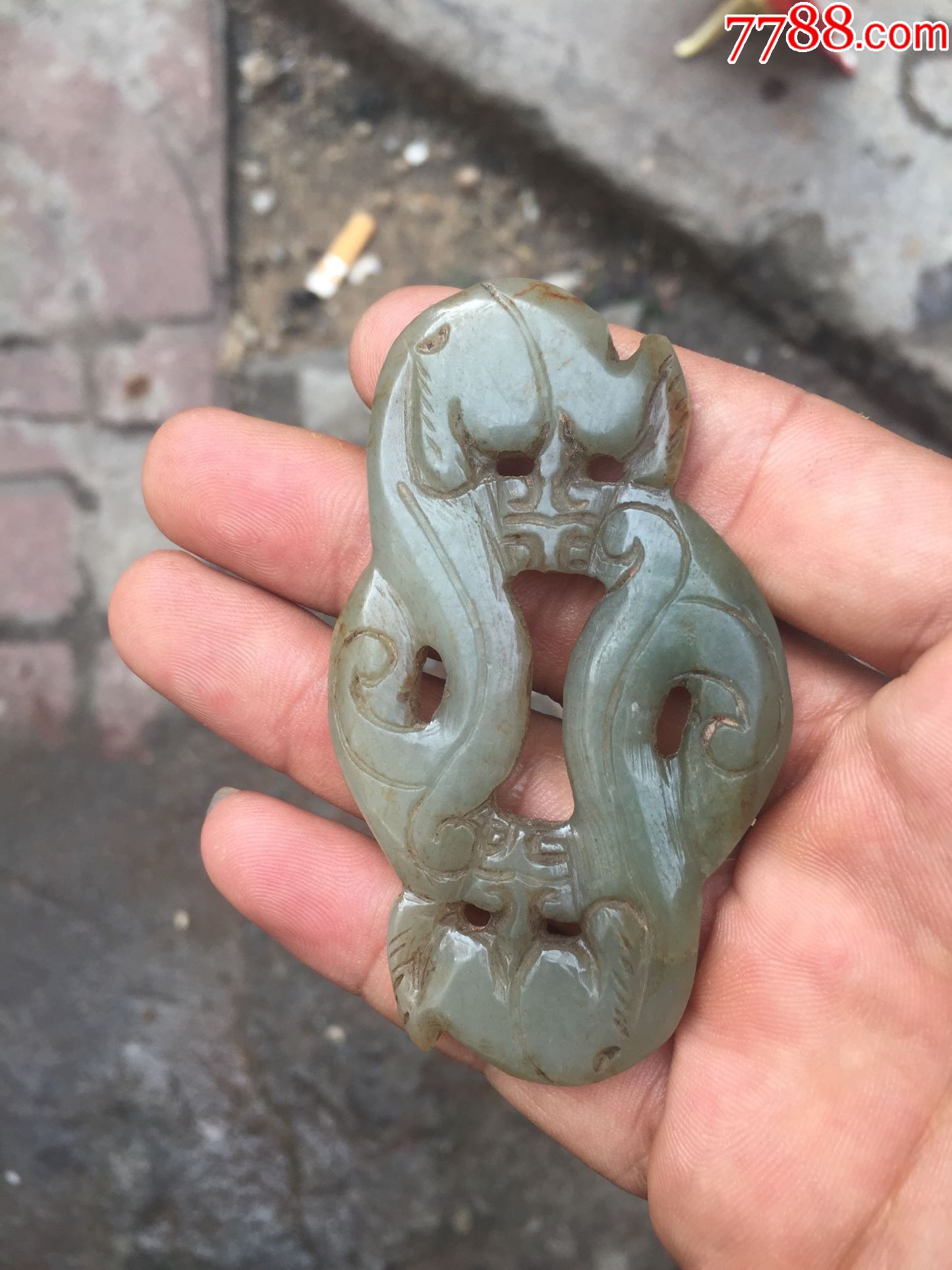 清代和田青白玉螭虎