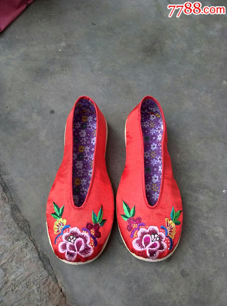 手工绣花鞋