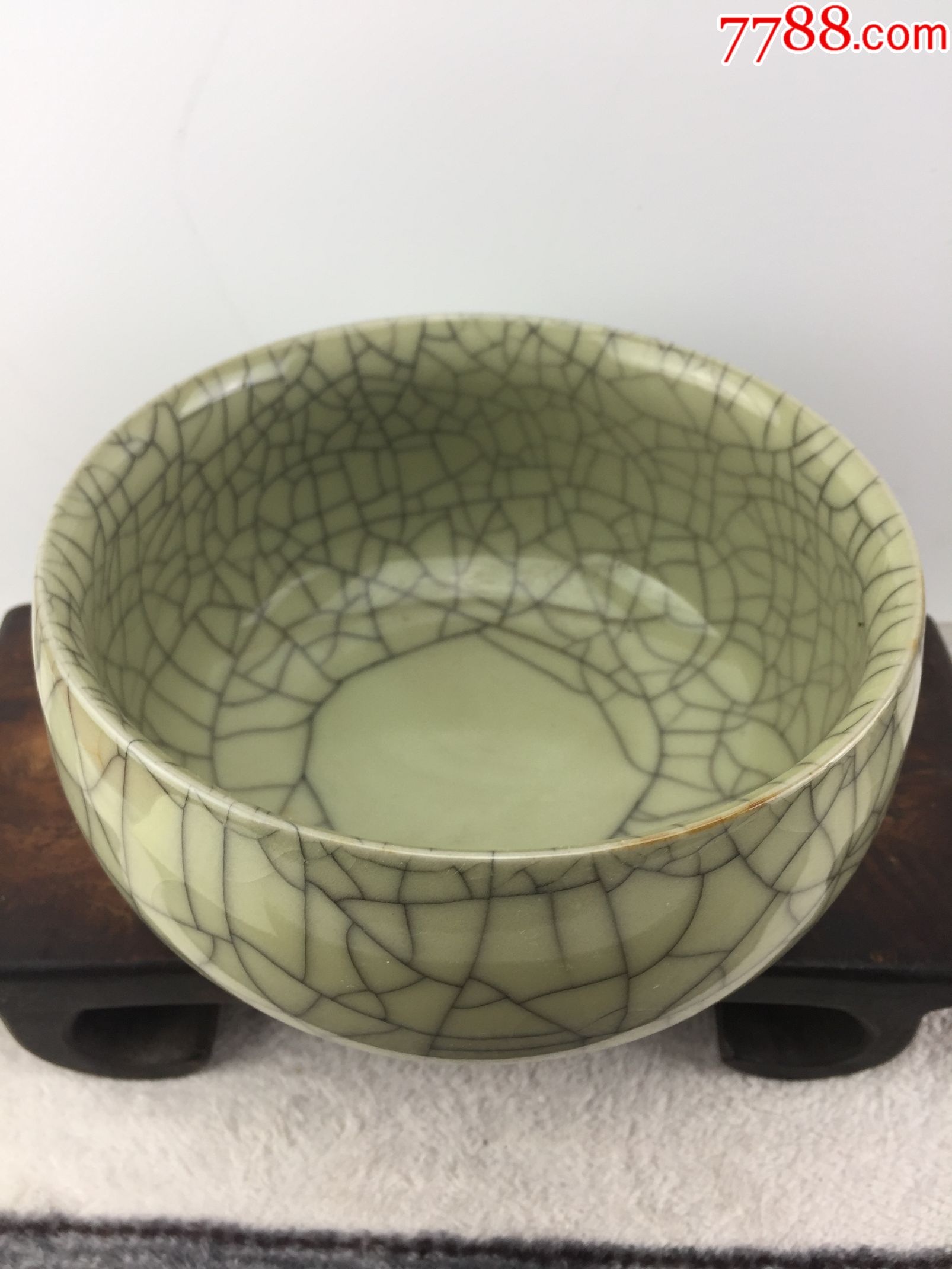 开片龙泉瓷器a1257