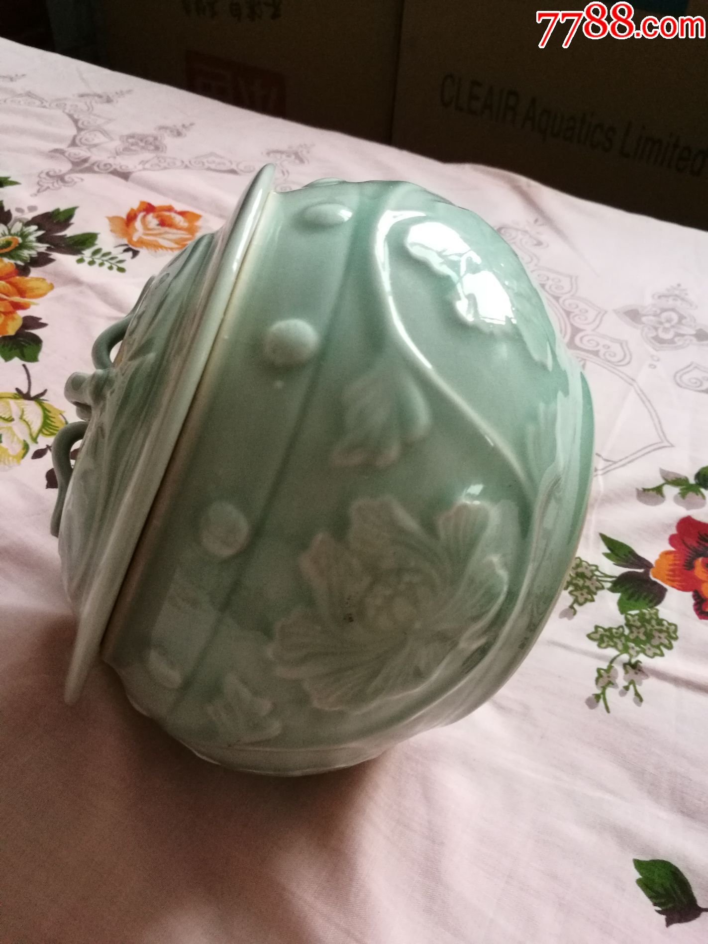 建国初期国营龙泉瓷厂出口的牡丹盖罐