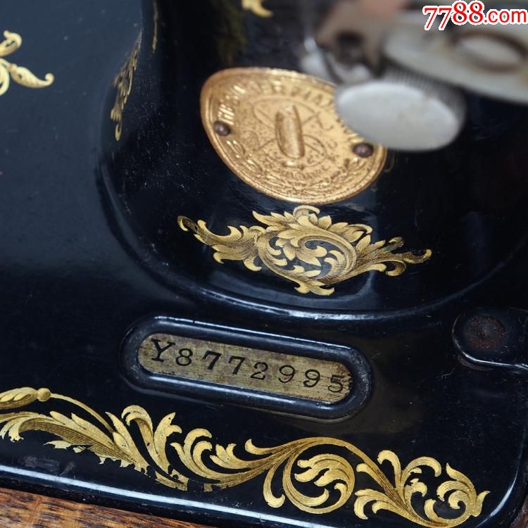 1933年英国古董胜家singer带箱手摇缝纫机子弹头飞梭手摇顺畅