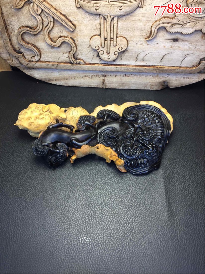 全手工雕刻紫光檀俏雕摆件一个