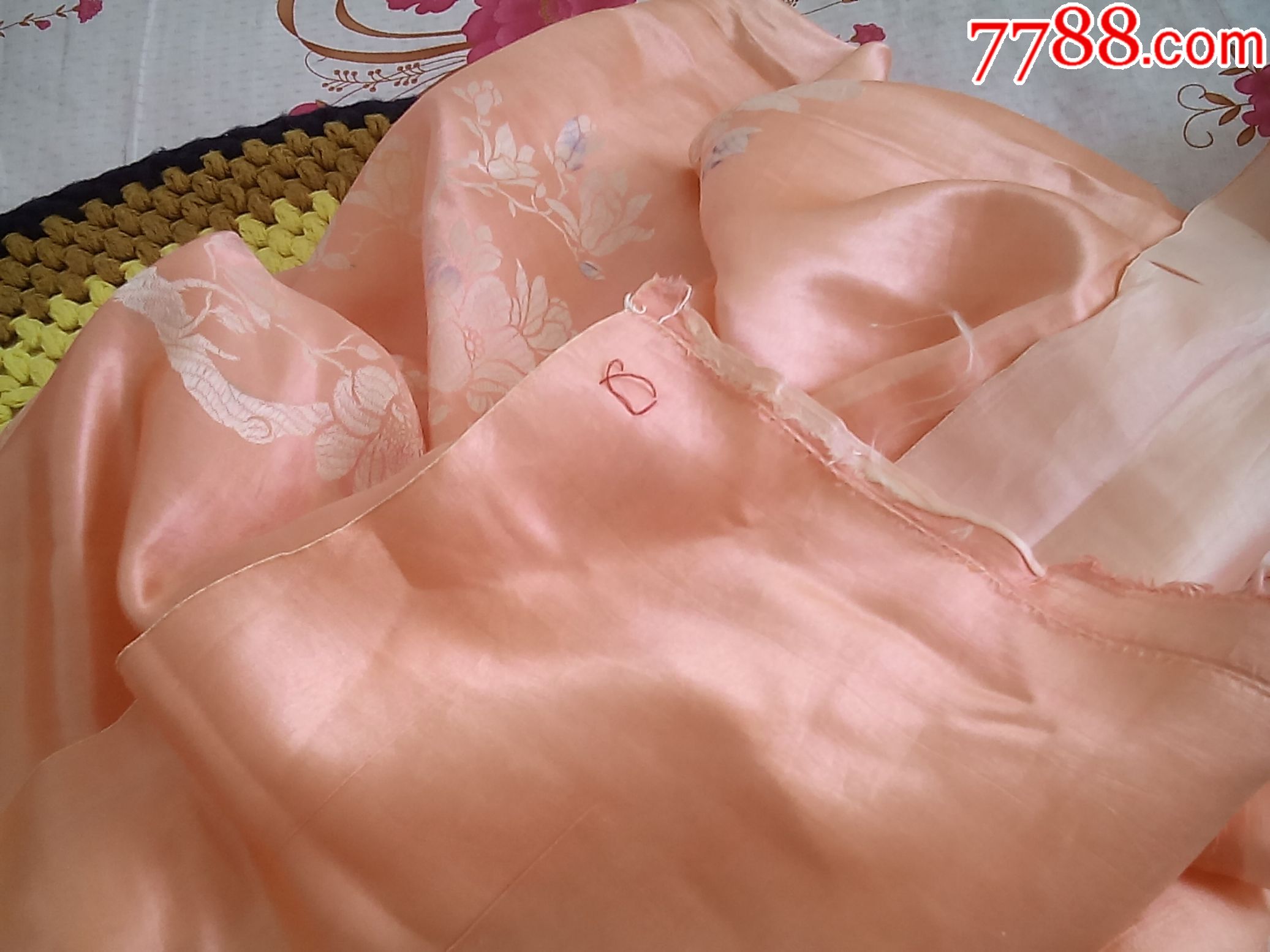 老式丝绸被面一条(请仔细阅图,品严者慎拍)