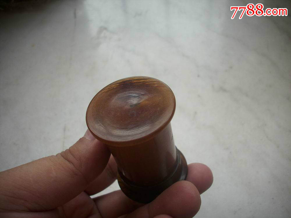 清代-装鸦片大烟的-牛角烟膏盒!高5厘米,底直径3.5厘米