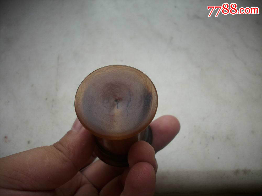 清代-装鸦片大烟的-牛角烟膏盒!高5厘米,底直径3.5厘米
