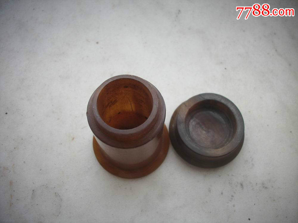 清代-装鸦片大烟的-牛角烟膏盒!高5厘米,底直径3.5厘米
