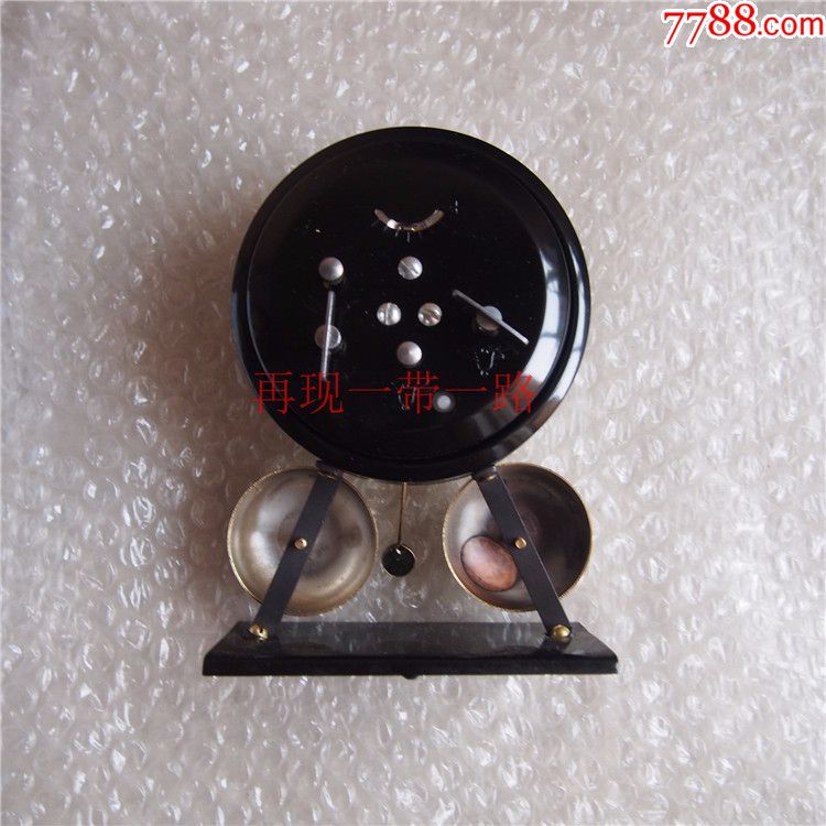 白鸽双铃马蹄表