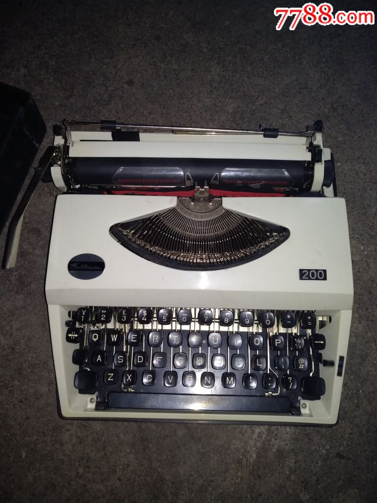 飞鱼牌打字机200