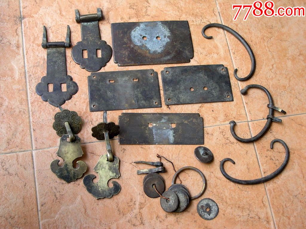 怀旧收藏1708-清末民国箱子用老铜活杂件一堆一枪打
