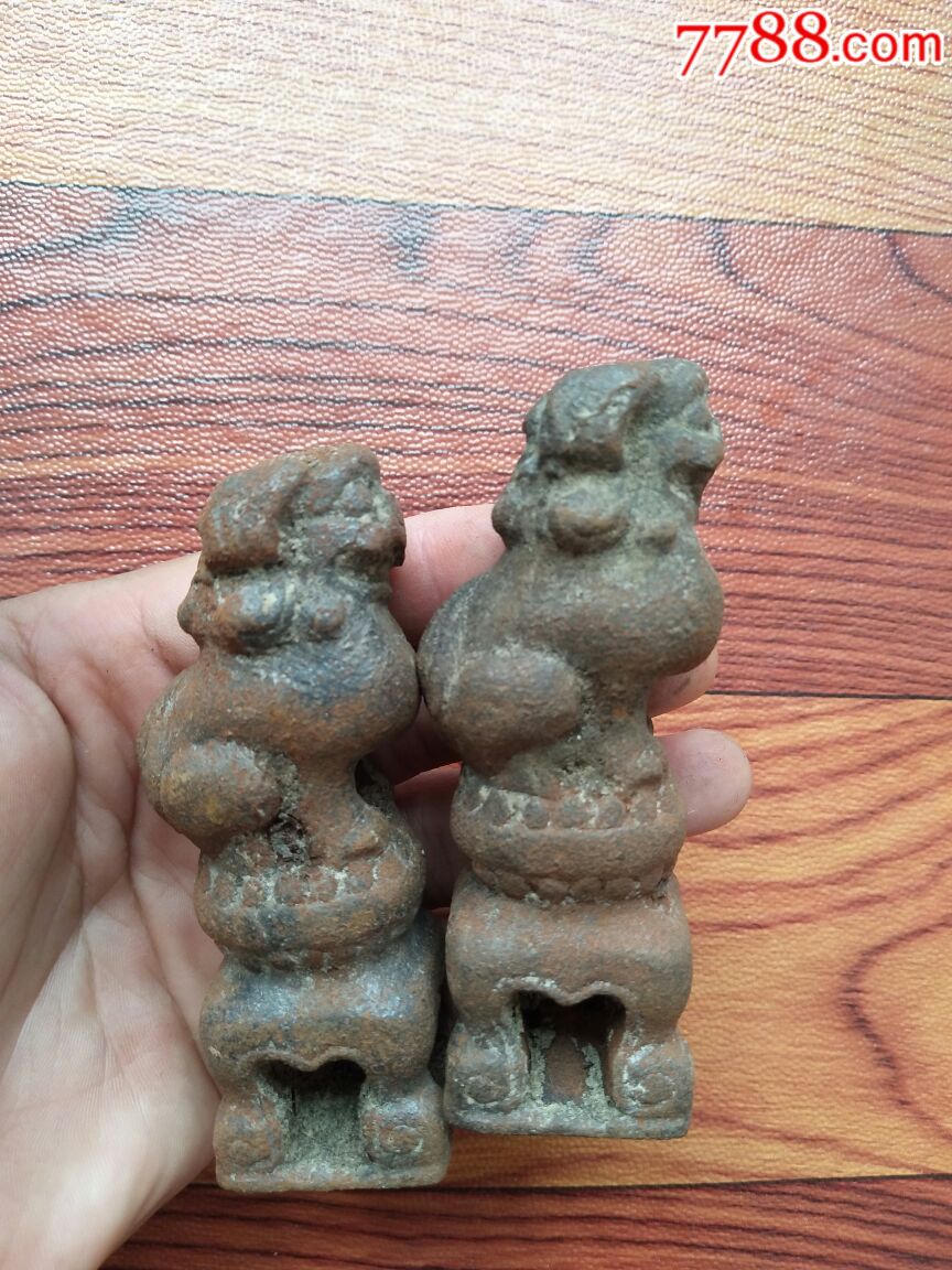 处理的一对民国铁狮子