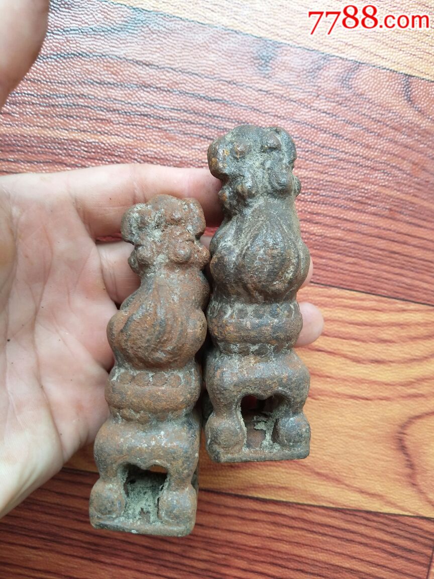处理的一对民国铁狮子