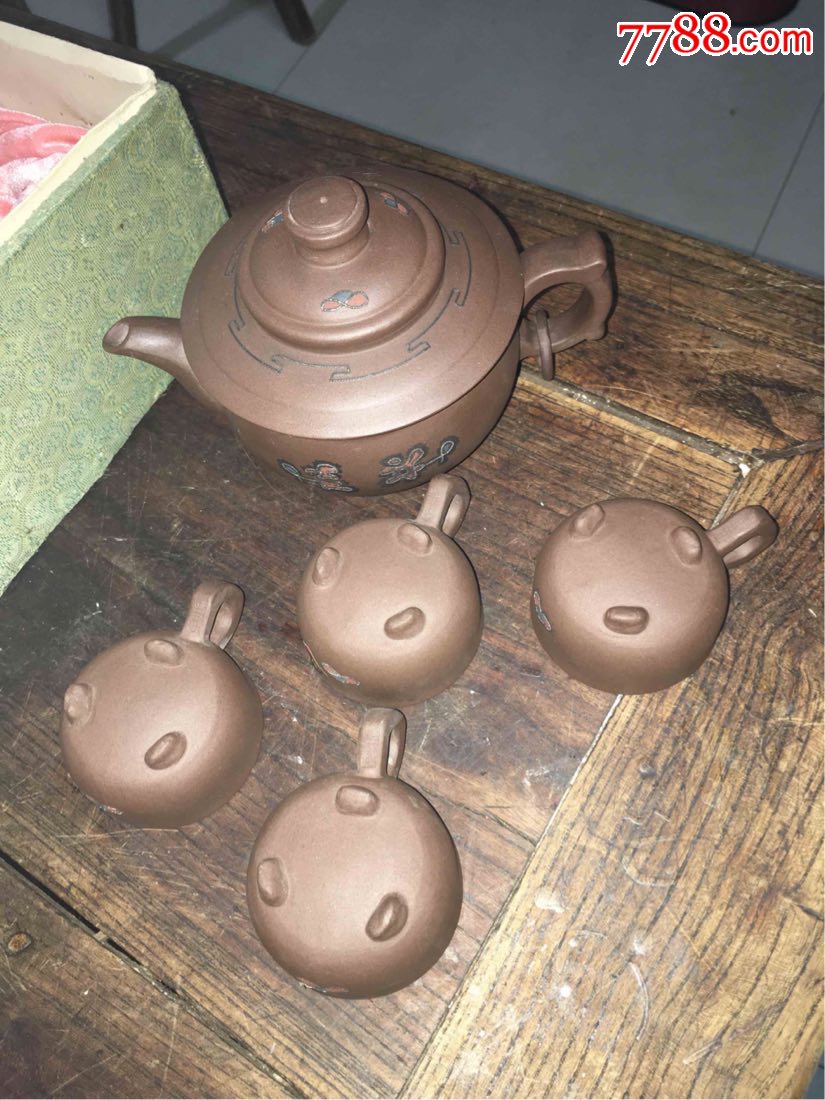 7--80年代的宜兴紫砂一厂的方圆牌三足鼎壶一套